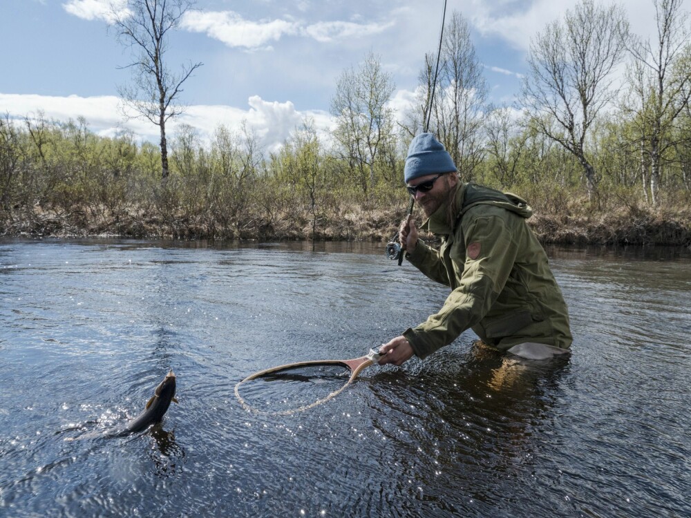<b>FORSIKTIG:</b> Vading skremmer lett fisken, så vær bevisst på når det er nødvendig. <b>FORSIKTIG:</b> Vading skremmer lett fisken, så vær bevisst på når det er nødvendig.