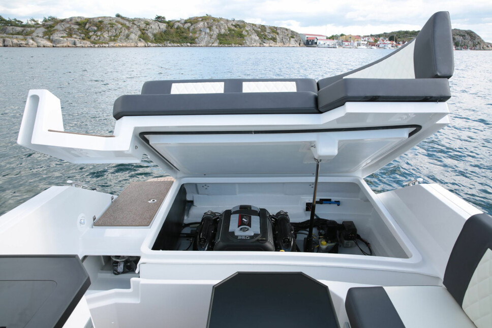 <b>UNDER PANSERET:</b> Det som tidligere var standard for denne båttypen, er nå uvanlig for mange: Motoren inne i båten. <b>UNDER PANSERET:</b> Det som tidligere var standard for denne båttypen, er nå uvanlig for mange: Motoren inne i båten.