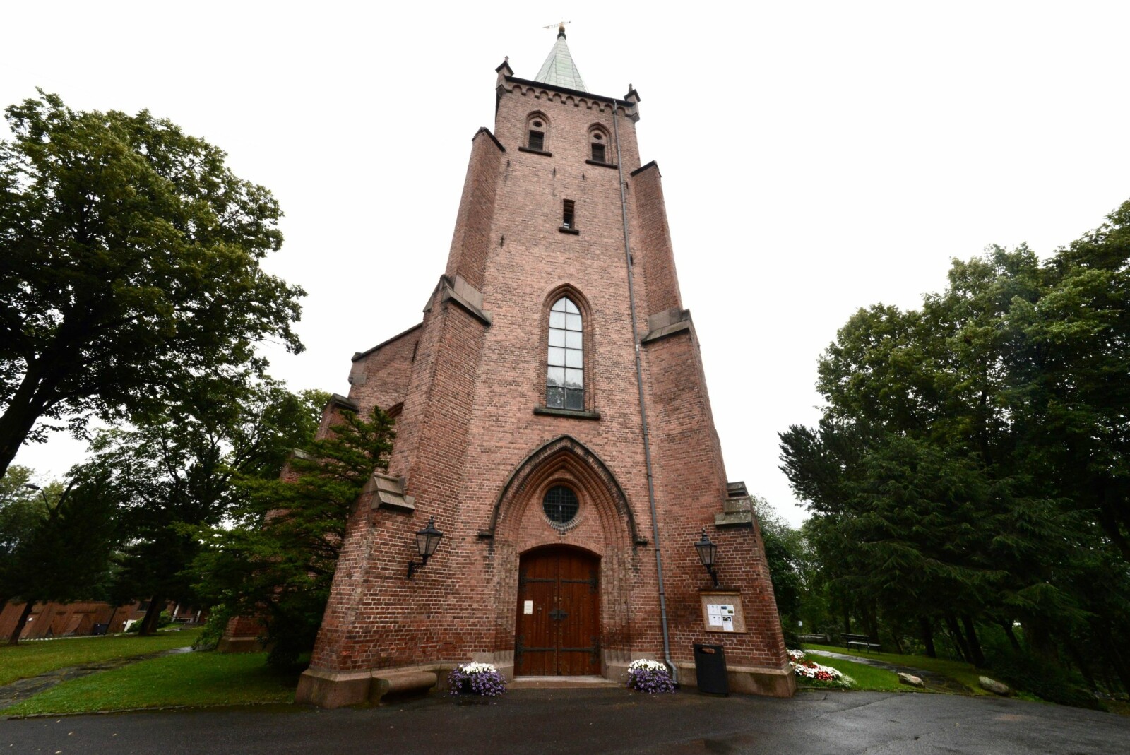 <b><SPAN CLASS=BOLD>STENGT:</b></span> Ingen preken i dag. Østre Aker kirke fra Oslo er blant ni Oslo-kirker som ble foreslått nedlagt i fjor. Manglende besøk og dårlig økonomi nevnes som årsak <b><SPAN CLASS=BOLD>STENGT:</b></span> Ingen preken i dag. Østre Aker kirke fra Oslo er blant ni Oslo-kirker som ble foreslått nedlagt i fjor. Manglende besøk og dårlig økonomi nevnes som årsak