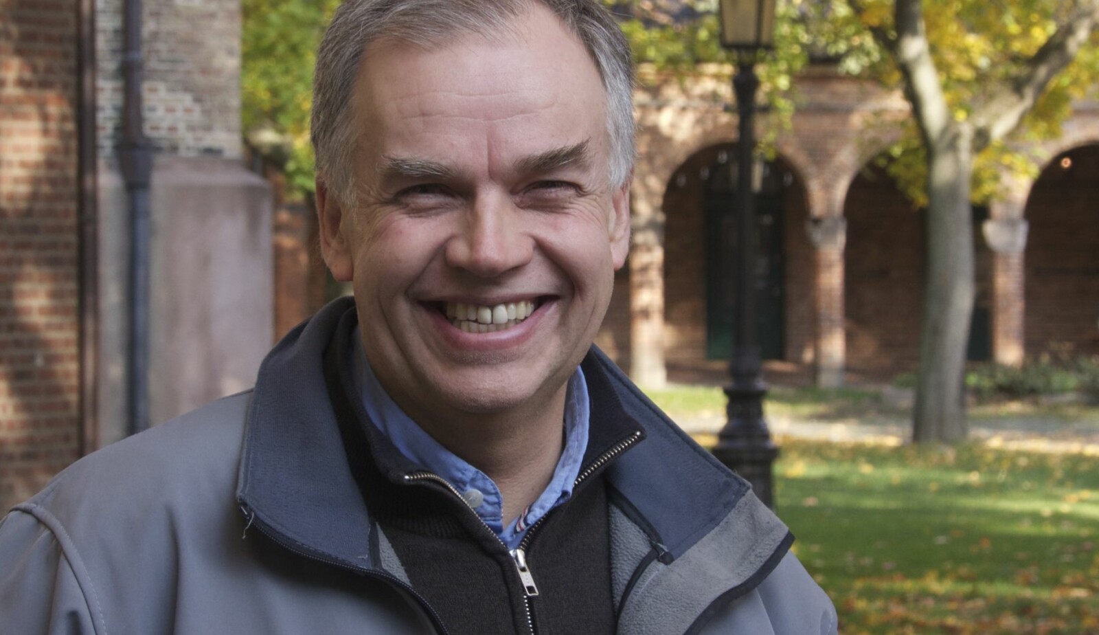<b><SPAN CLASS=BOLD>BIBELTRO:</b></span> Jo Hedberg fra Tønsberg etablerte Bønnelista i fjor, og stiller liter i ni av 11 bispedømmer. Listens kandidater ønsker mer bibeltro kirke. På kirkenbe.no legger han ut såkalte langsiktige bønnetemaer. <b><SPAN CLASS=BOLD>BIBELTRO:</b></span> Jo Hedberg fra Tønsberg etablerte Bønnelista i fjor, og stiller liter i ni av 11 bispedømmer. Listens kandidater ønsker mer bibeltro kirke. På kirkenbe.no legger han ut såkalte langsiktige bønnetemaer.