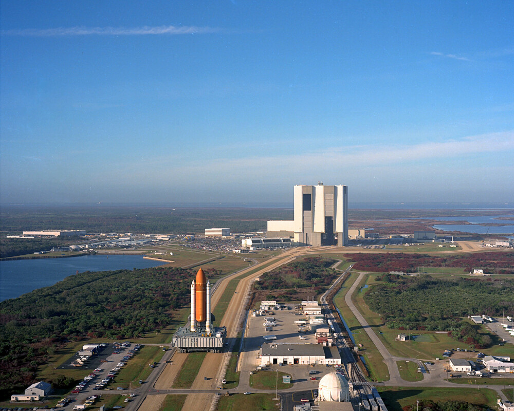 <b>SPACE COAST:</b> Vehicle Assembly Building (bak), hvor de amerikanske romfergene er blitt ferdigstilt. <b>SPACE COAST:</b> Vehicle Assembly Building (bak), hvor de amerikanske romfergene er blitt ferdigstilt.