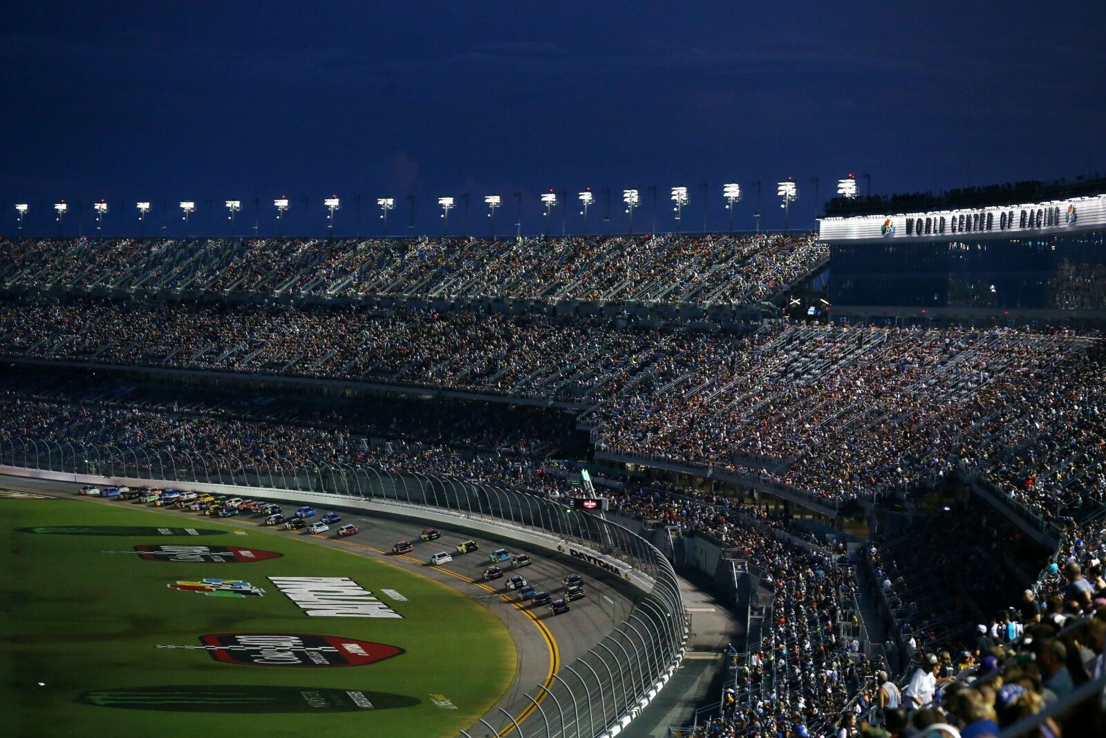 <b>OVAL:</b> Å oppleve et løp på Daytona International Speedway er en stor opplevelse. <b>OVAL:</b> Å oppleve et løp på Daytona International Speedway er en stor opplevelse.