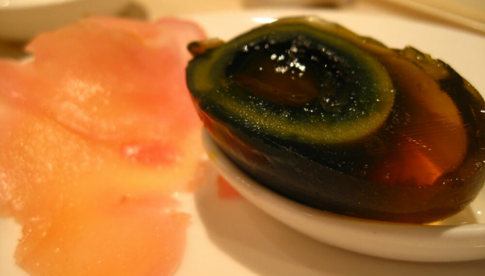<b>SVARTE EGG: </b>Black egg, century egg, millenium egg og thousand-year egg. Kjært barn har mange navn. <b>SVARTE EGG: </b>Black egg, century egg, millenium egg og thousand-year egg. Kjært barn har mange navn.