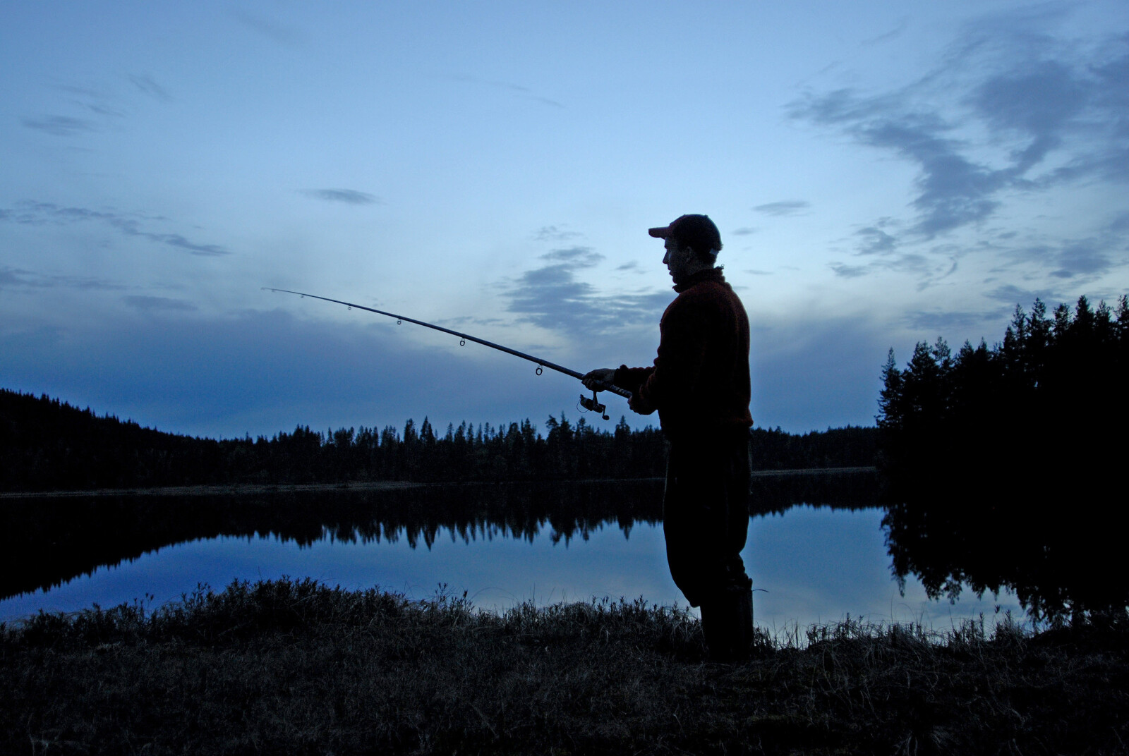 <b>TID FOR HARVING:</b> Når mørket faller om høsten er det på tide å harve. (Foto: Morten B. Stensaker) <b>TID FOR HARVING:</b> Når mørket faller om høsten er det på tide å harve. (Foto: Morten B. Stensaker)