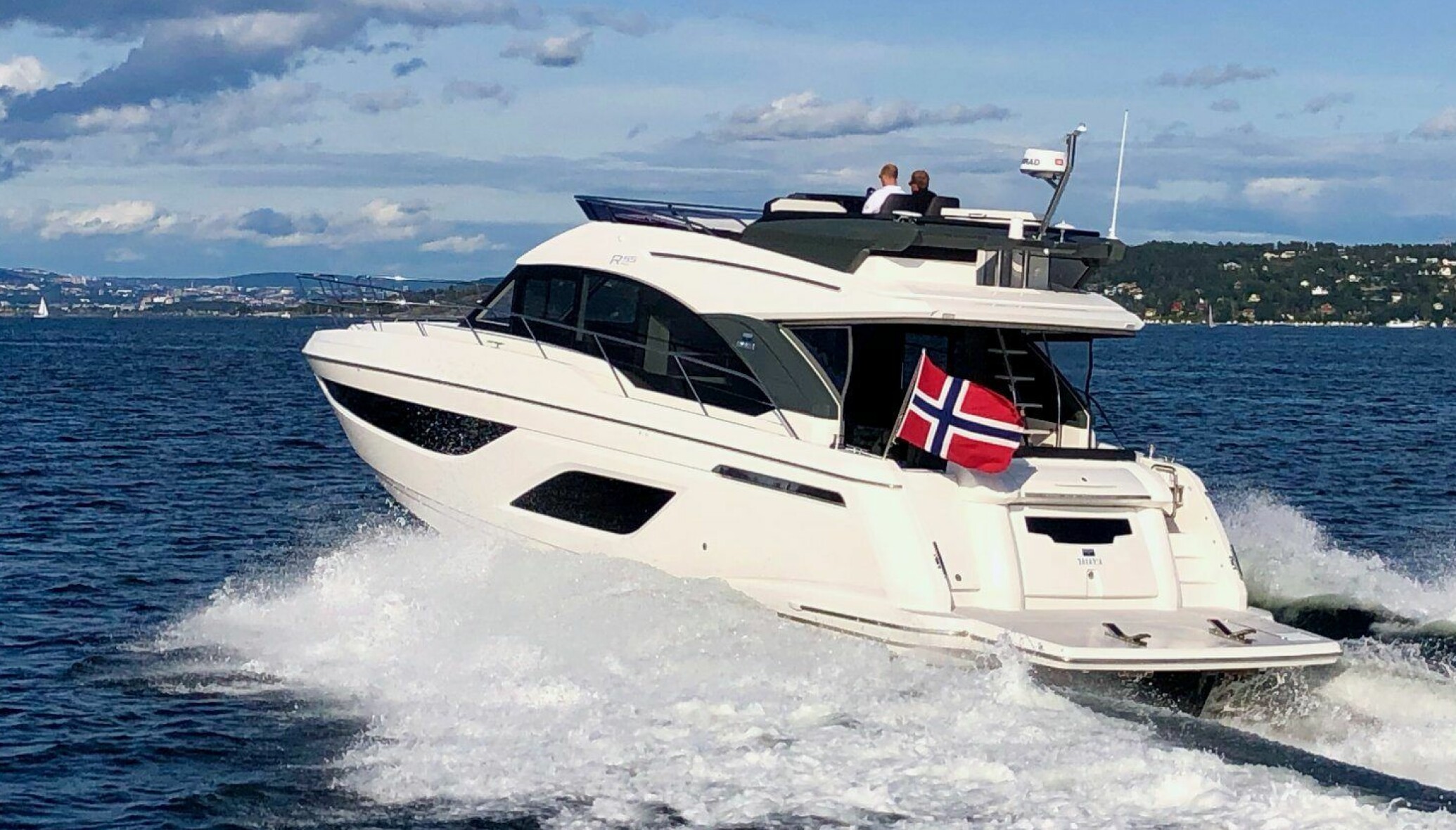 <b>FLAGGSKIP:</b> Bavaria R55 Fly koster fra 10 millioner norske kroner. <b>FLAGGSKIP:</b> Bavaria R55 Fly koster fra 10 millioner norske kroner.