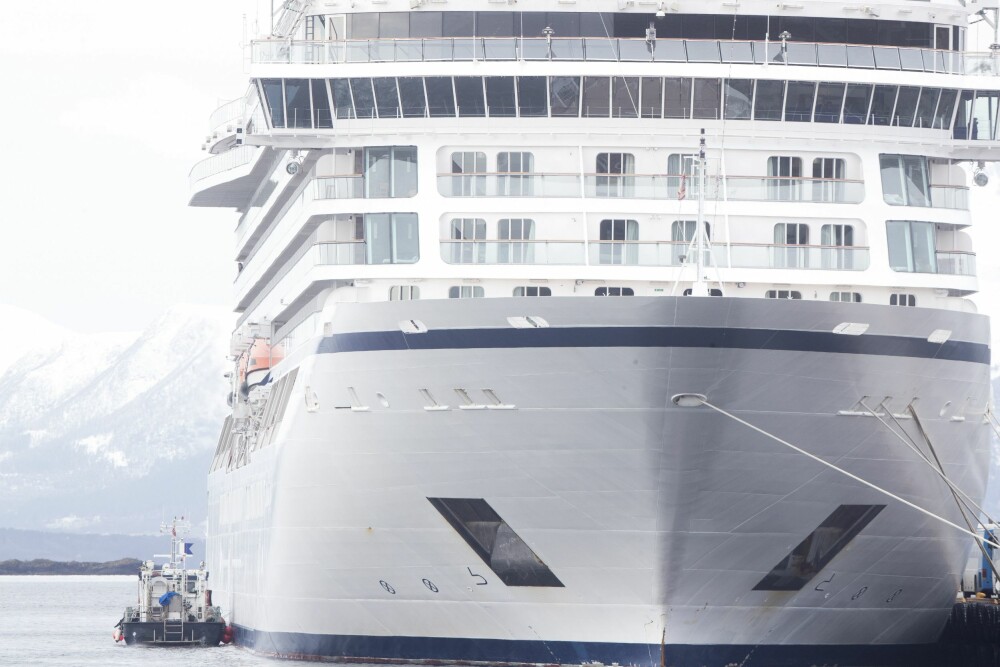 <b><SPAN CLASS=BOLD>OFRET ANKRE:</b></span> Viking sky kom til Molde uten ankre. Ett ble kappet, ett ble ødelagt i brottsjøene. <b><SPAN CLASS=BOLD>OFRET ANKRE:</b></span> Viking sky kom til Molde uten ankre. Ett ble kappet, ett ble ødelagt i brottsjøene.