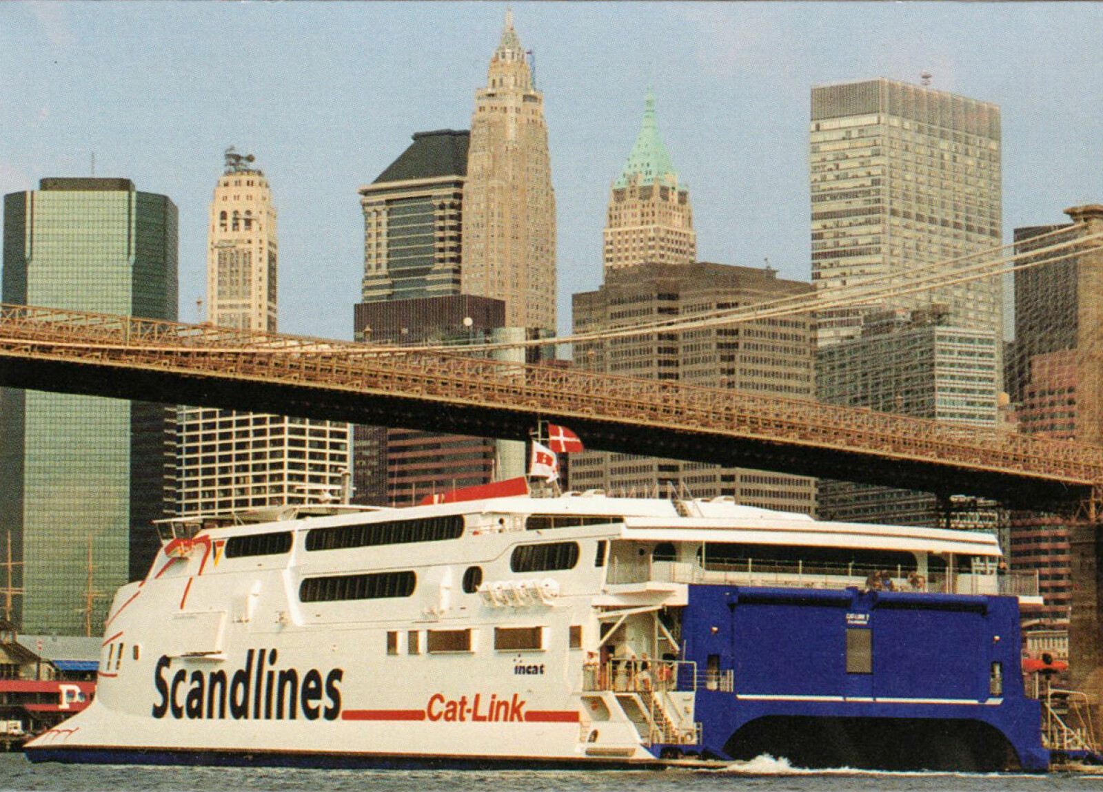 <b>BIG APPLE:</b> Slik så det ut da dagens Fjord Cat tok turen innom New York før forsøket på å sette fartsrekord over Atlanteren, i juli 1998. <b>BIG APPLE:</b> Slik så det ut da dagens Fjord Cat tok turen innom New York før forsøket på å sette fartsrekord over Atlanteren, i juli 1998.