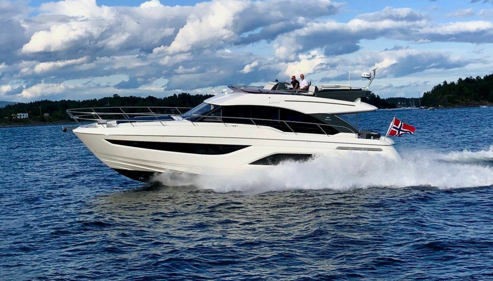 Bavaria R55 Fly. Bavaria R55 Fly.